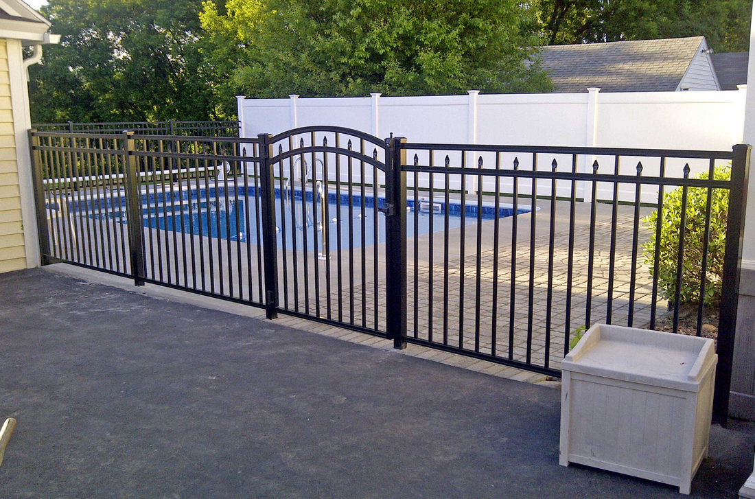 pool fence & gate in Miami FL
